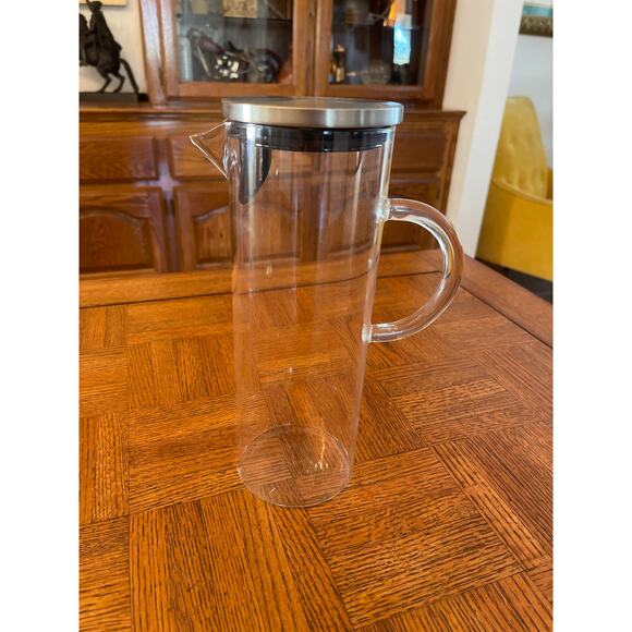 Click Clack Pitcher, Large/1.3 L/1.4 quart, Stainless Steel - Picture 3 of 6